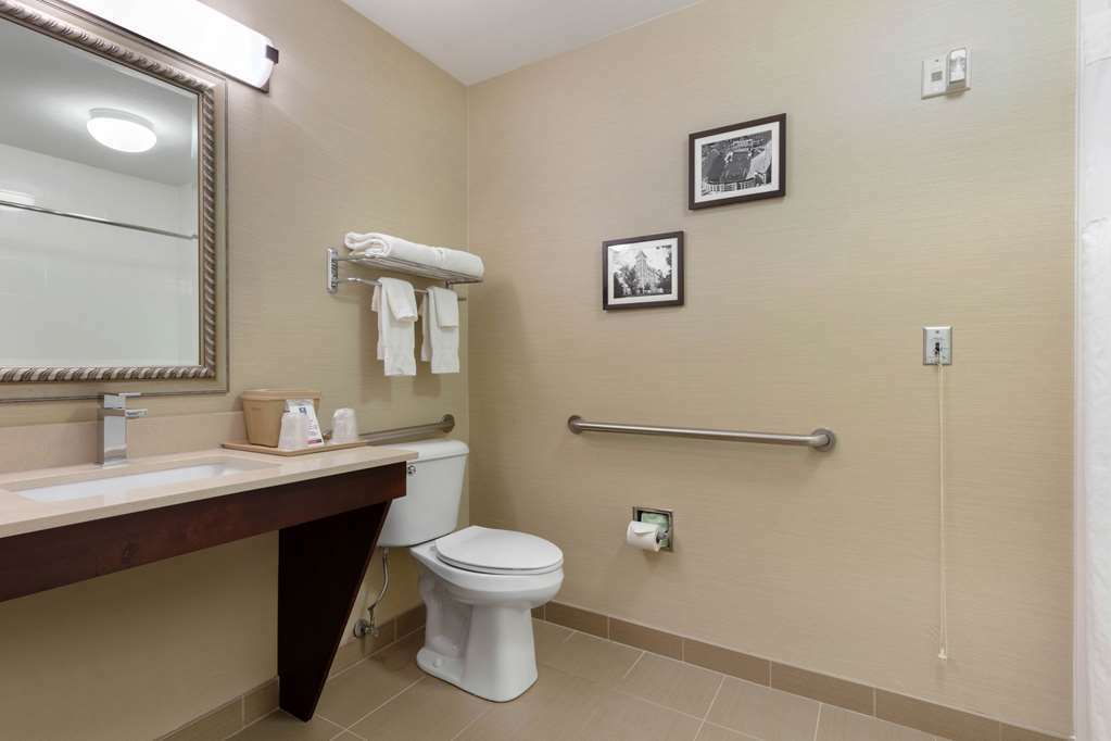 Comfort Inn & Suites Fayetteville-University Area Номер фото